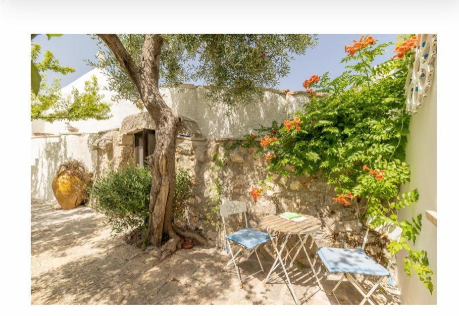 Pietre Bianche Guest House Carovigno Exterior foto